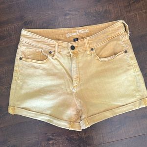 Universal thread yellow/gold shorts size 6/28